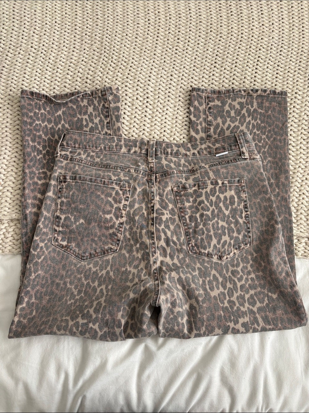 DAZE Women's Straight Brown Leg Leopard Print Jeans - Picture 8 of 10